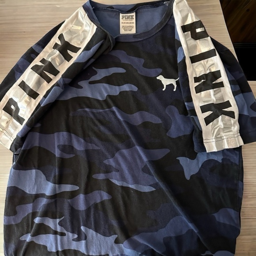 Pink, Victoria’s Secret extra small blue and black camo‎ T shirt